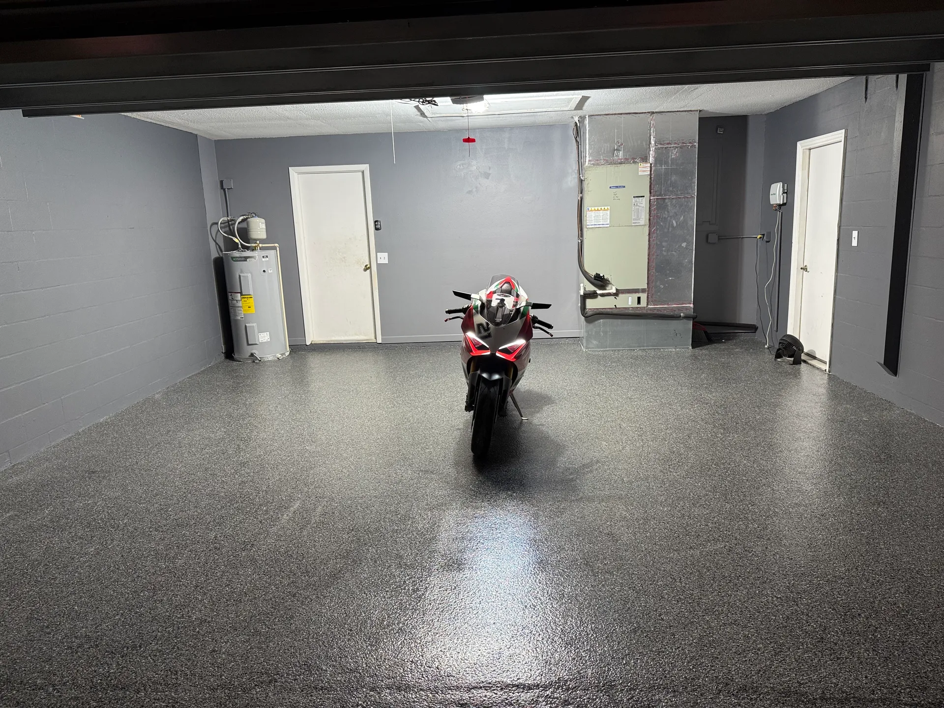 Flake epoxy garage floor